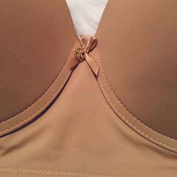 🆕Daisy Fuentes - Nude / Convertible Bra🌟🌟 - Picture 2 of 9